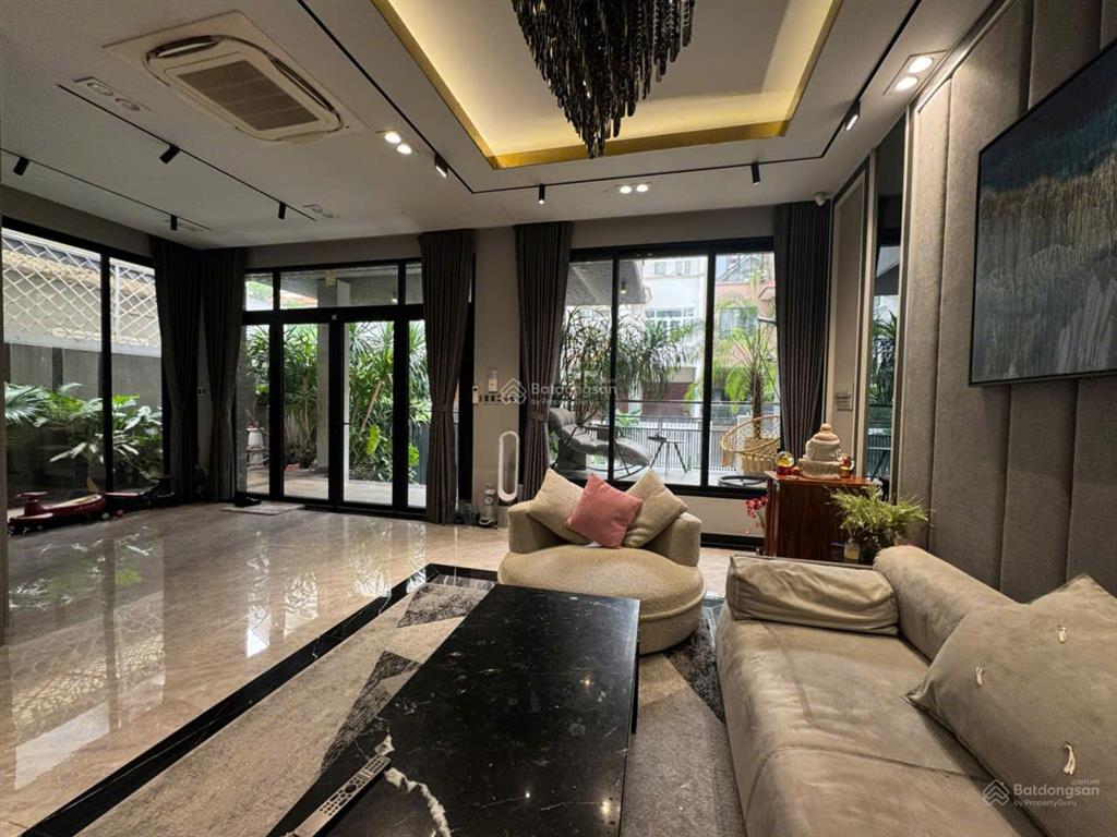 Bán siêu phẩm bt đơn lập him lam quận 7, thiết kế hiện đại nhà mới đẹp dt10x20m, giá 54.5 tỷ. 