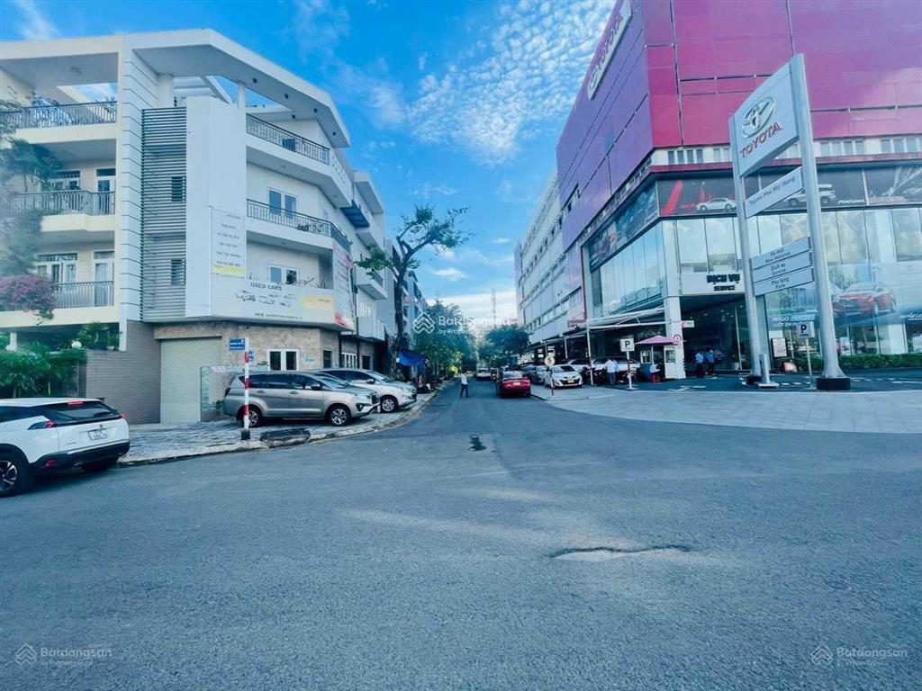 Cần bán nhà bt liền kề kdc ven sông tân phong dt 7x18m giá 21 .5 tỷ nhà có hầm,  0903 870 ***.