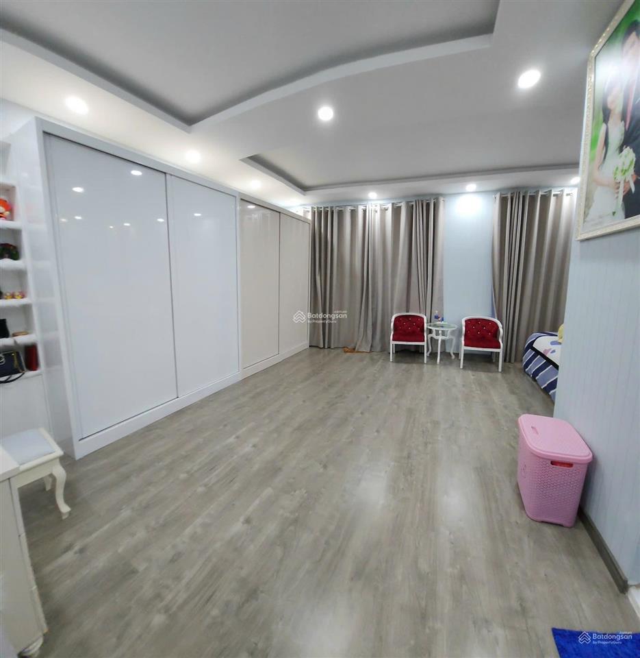 Cần bán nhà bt liền kề kdc ven sông tân phong dt 7x18m giá 21 .5 tỷ nhà có hầm,  0903 870 ***.