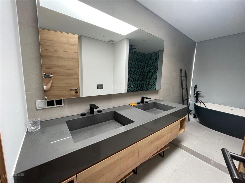 Với 15,5 tỷ, sở hữu biệt thự sailing pq, 280m2, full nội thất 4pn hầm xe riêng, cho thuê 45tr/tháng