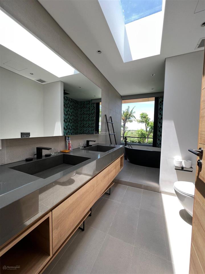 Với 15,5 tỷ, sở hữu biệt thự sailing pq, 280m2, full nội thất 4pn hầm xe riêng, cho thuê 45tr/tháng