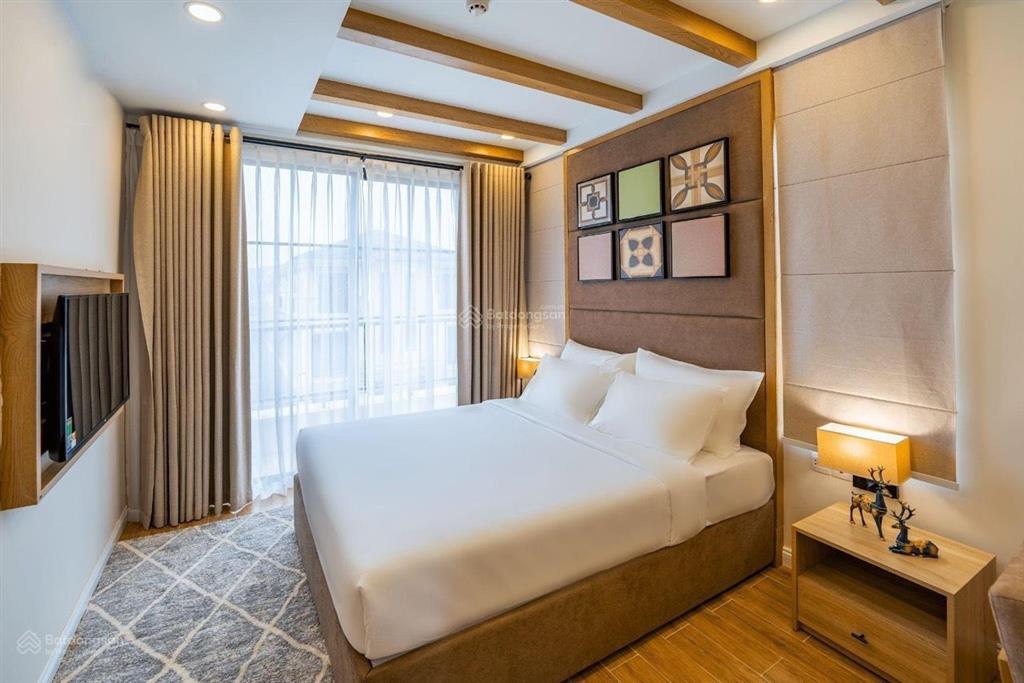 Phú quốc hot! 1 căn biệt thự mặt tiền đường 68m, full nội thất, có sổ hồng, cho thuê 30tr/ tháng
