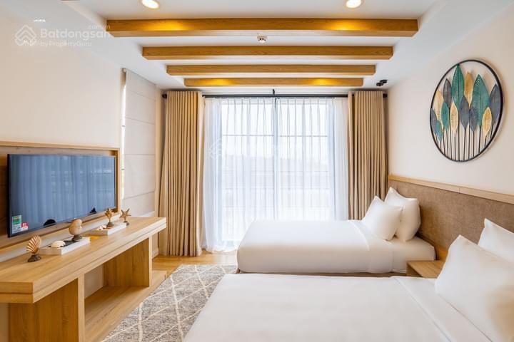 Phú quốc hot! 1 căn biệt thự mặt tiền đường 68m, full nội thất, có sổ hồng, cho thuê 30tr/ tháng