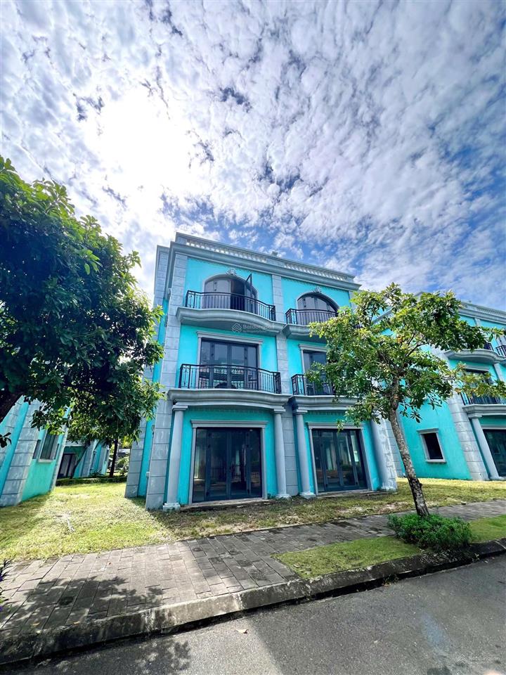 Giá bán lỗ, sở hữu ngay căn biệt thự song lập sonasea paris villas. vị trí đẹp. 1 cặp 305m2