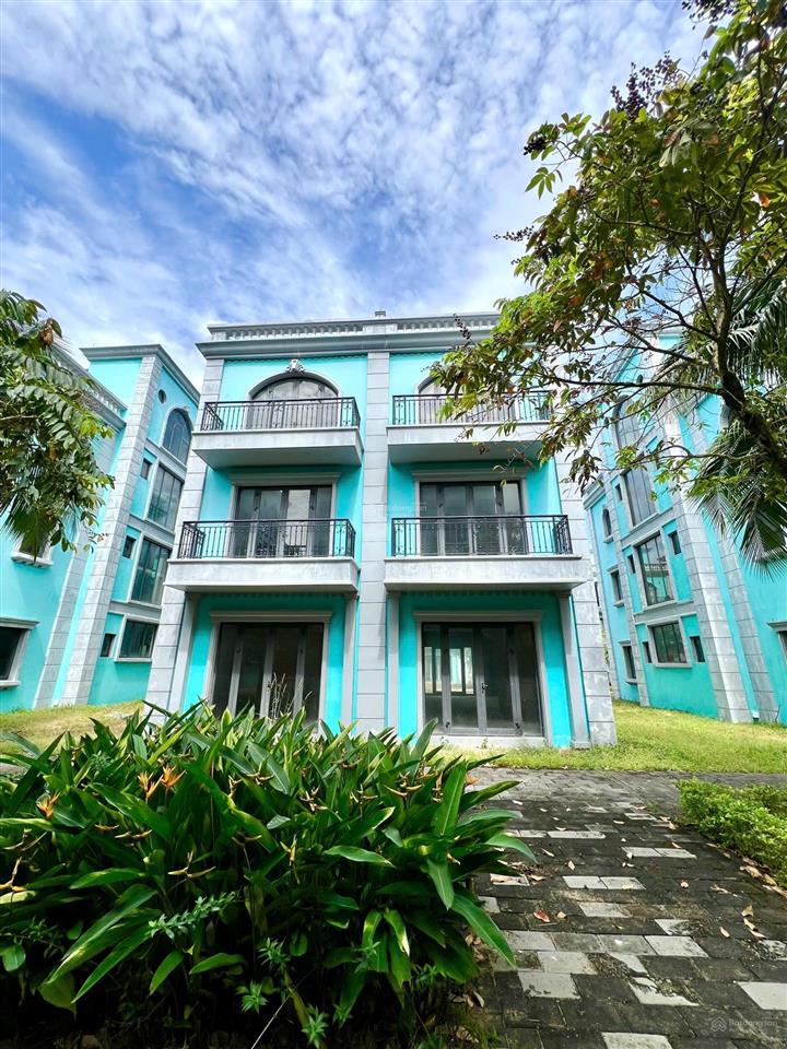 Giá bán lỗ, sở hữu ngay căn biệt thự song lập sonasea paris villas. vị trí đẹp. 1 cặp 305m2