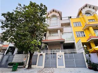 Cần cho thuê gấp căn biệt thự diện tích 10x20m kết cấu hầm 3 lầu giá 80 triệu (bao rẻ nhất)