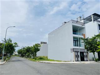 Bán lô góc 6x18=106m2 thuộc khu fpt đà nẵng, giá 4,050 tỷ (rẻ hơn thị trường 400tr)