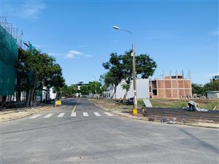 Chủ đi mỹ! để lại lô góc 174m2 cách đại học fpt đà nẵng 300m, giá 5,25 tỷ