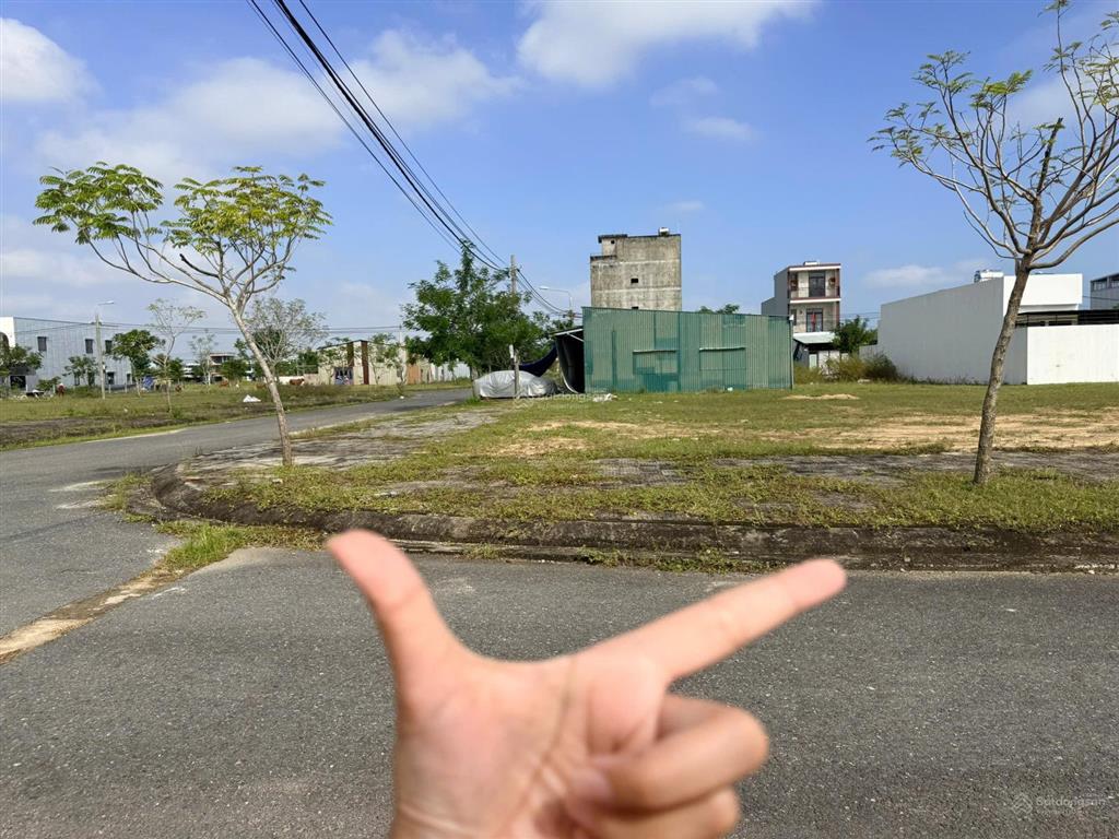 Hạ giá bán nhanh lô góc 134,5m2 ngang 6m đường 7m5 khu đô thị số 9, giá 4,2 tỷ