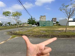 Hạ giá bán nhanh lô góc 134,5m2 ngang 6m đường 7m5 khu đô thị số 9, giá 4,2 tỷ