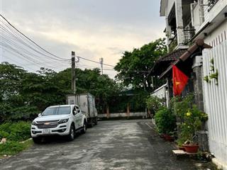 Bán nhà đất 8*18m. xây dựng 4*18m lầu trệt. ngay ngã tư hóc môn