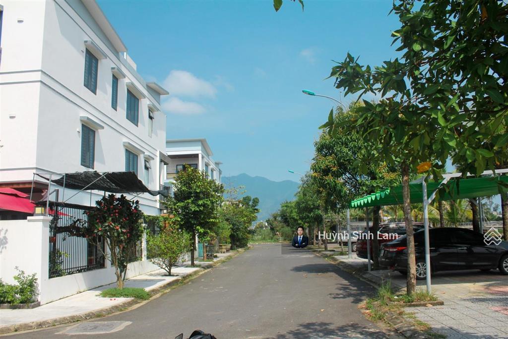 Duy nhất! nhà 3 tầng  kề góc view sông vĩnh viễn  trục lõi eco charm  120m2  giá nhỉnh nhẹ 5 tỷ