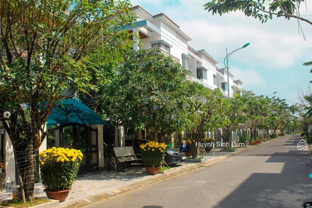 Duy nhất! nhà 3 tầng  kề góc view sông vĩnh viễn  trục lõi eco charm  120m2  giá nhỉnh nhẹ 5 tỷ