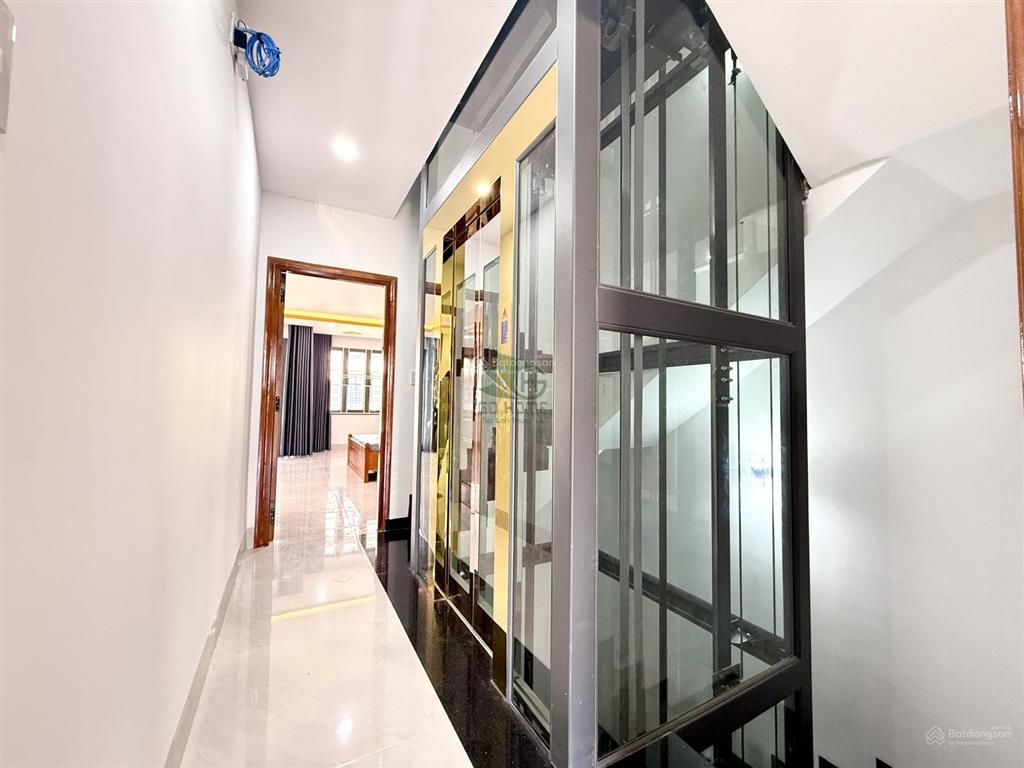Cho thuê nhà mới xây đẹp 4 tầng 4 phòng ngủ có thang máy khu acc vĩnh hoà