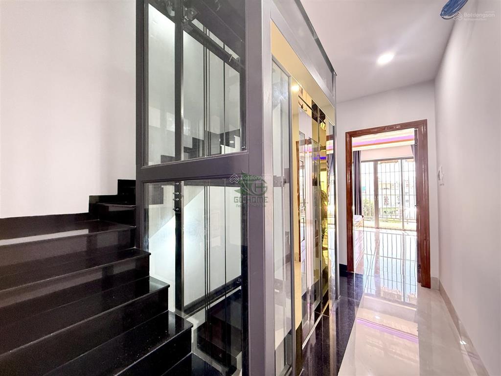 Cho thuê nhà mới xây đẹp 4 tầng 4 phòng ngủ có thang máy khu acc vĩnh hoà