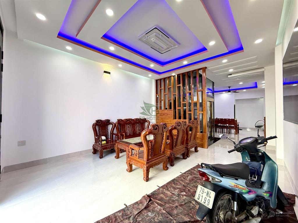 Cho thuê nhà mới xây đẹp 4 tầng 4 phòng ngủ có thang máy khu acc vĩnh hoà