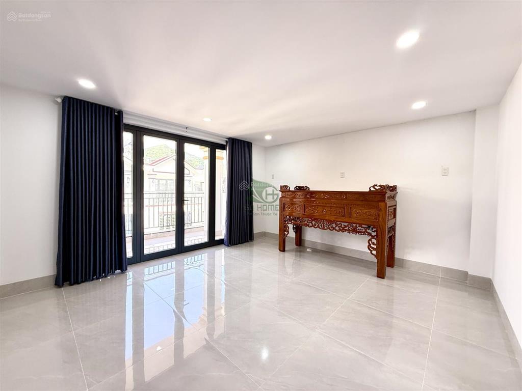 Cho thuê nhà mới xây đẹp 4 tầng 4 phòng ngủ có thang máy khu acc vĩnh hoà