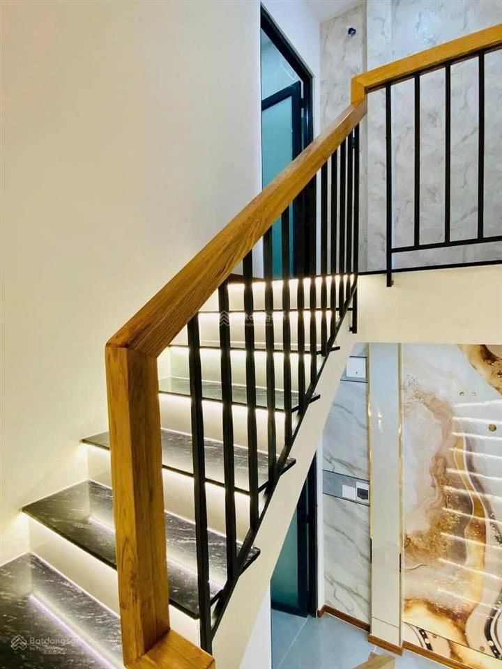 Kẹt tiền bán gấp nhà 1 lầu 5x20 đường 18b ngay chợ bìnhchánh 1,05 tỷ cho thuê 20tr/th full nội thất