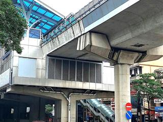 Bán nhà hồ tùng mậu  45m  8t  tm  gara  ngõ to thông  vài bước ra phố  ở ngay  giá êm