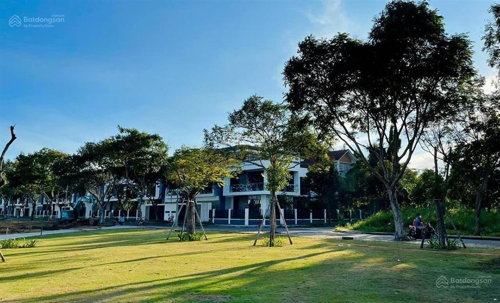 Một căn duy nhất biệt thự đơn lập góc 2mt sổ cầm tay 423m2 giá cực yêu ạ chỉ 3x tỷ  0938 256 ***