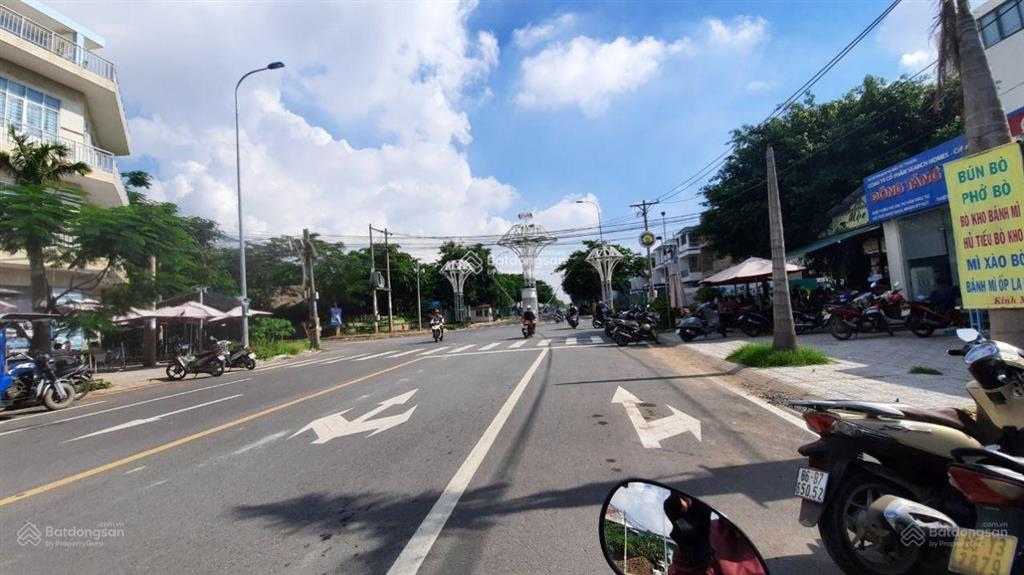 Một căn duy nhất biệt thự đơn lập góc 2mt sổ cầm tay 423m2 giá cực yêu ạ chỉ 3x tỷ  0938 256 ***