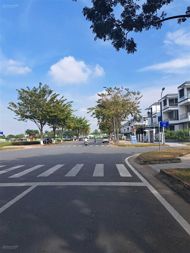 Hot!hot! hiếm có nền 170m2 giá chỉ 60tr/m2 sổ cầm tay tại kđt đông tăng long
