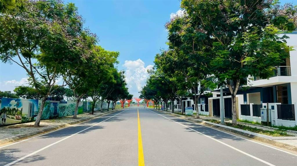 Hot!hot! hiếm có nền 170m2 giá chỉ 60tr/m2 sổ cầm tay tại kđt đông tăng long