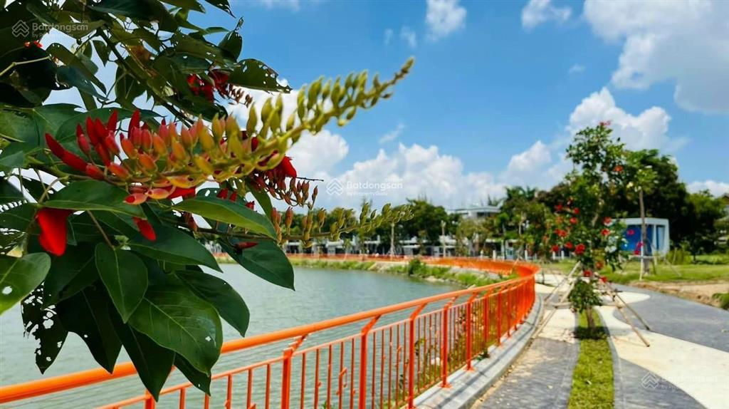 Hot!hot! hiếm có nền 170m2 giá chỉ 60tr/m2 sổ cầm tay tại kđt đông tăng long