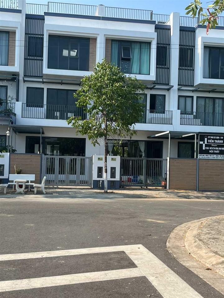 Chính chủ cần bán nhanh căn 100m2 trệt 2 lầu đường 20m giá 8.3tỷ sh hoàn công  0938 256 ***