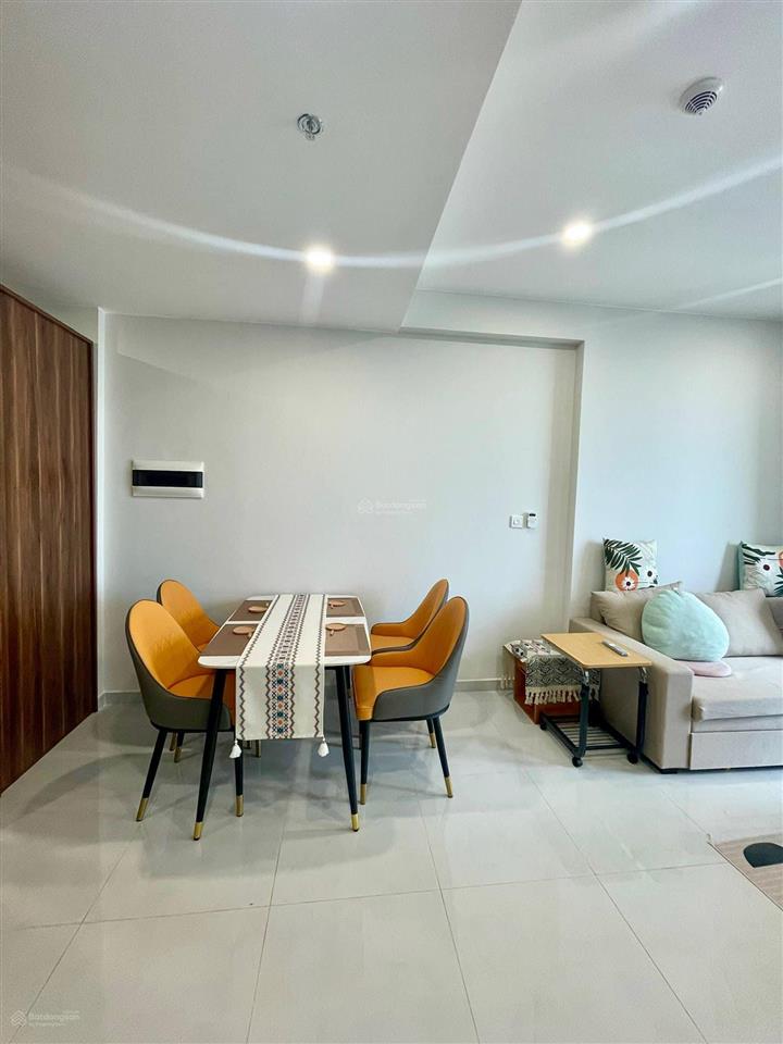 Cho thuê căn hộ 2 phòng ngủ siêu đẹp giá 9tr/tháng tại the emerald golf view  thuận an, bd