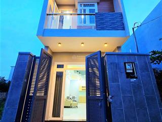Nhà phố 53m2, 3 tầng, hoàn công đủ, đường ô tô 9m, gần chợ long phước.
