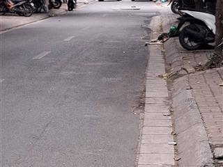 Bán nhà cầu giấy gần 2 mặt phố lớn  ô tô vào nhà  mặt tiền rộng  ở và kinh doanh đẳng cấp