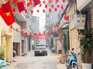 Lô đất đẹp hiếm có nam từ liêm, gần ngã tư lương thế vinh tố hữu. ngõ thông ô tô đỗ cửa. gần phố