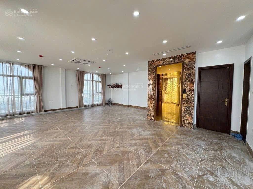 Siêu phẩm toà văn phòng 95m, 8 tầng thang máy trịnh văn bô  trần hữu dực! lô góc 3 mặt oto tránh