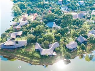 Chính chủ bán mảnh đất view hồ xung quanh nhiều biết thự nghỉ dưỡng vị trí trung tâm hòa lạc
