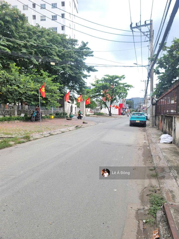 Nhà 1t1l dt 105,3m2 ngang 5m. cách gametro bình thái 500m. mtkd đường 10m