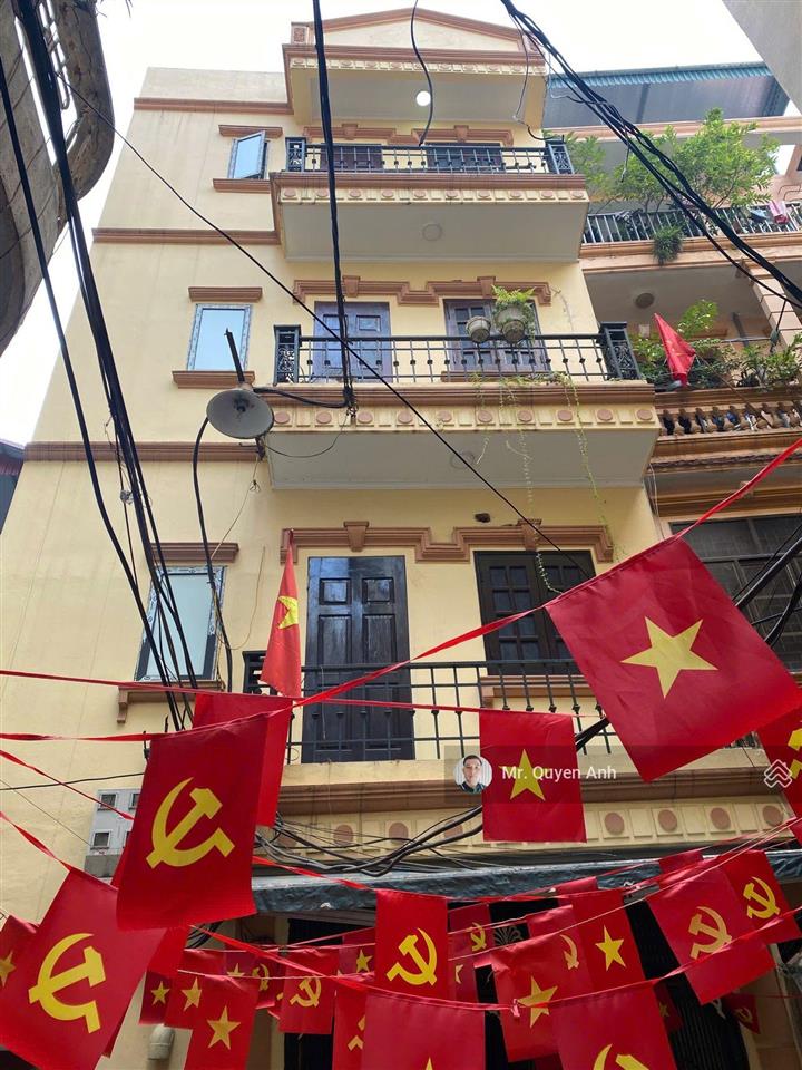 Chính chủ bán nhà riêng cạnh royal city, 33 tỷ, 122m2, view đẹp, đường ô tô vào nhà, full nội thất