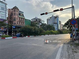 Siêu phẩm ít gặp bán mặt phố hoàng cầu, 215 m2, mặt phố view hồ, pháp lý đầy đủ, cho thuê 3,6 tỷ