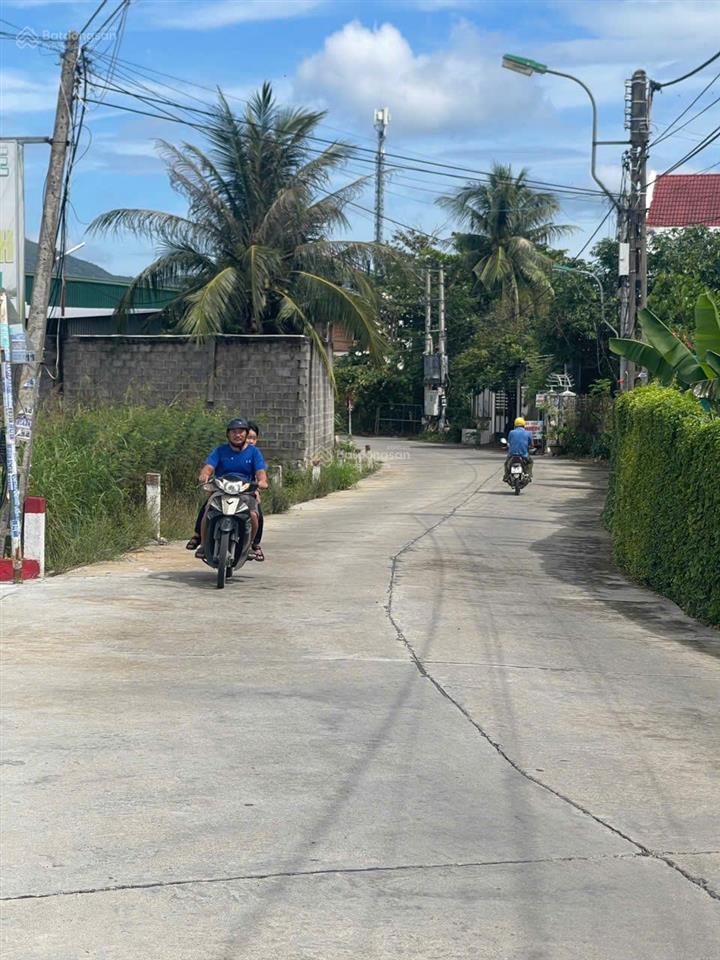 Hạ 250tr bán nhanh tuần  đất ô tô tây nha trang 172m² có 100m² thổ cư sổ hồng