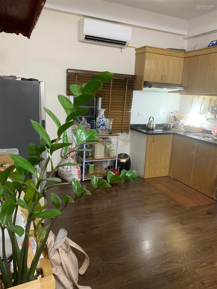 Chính chủ do chuyển đổi công việc nên cần bán căn hộ chung cư thuỵ phương, nhà có sổ đỏ riêng