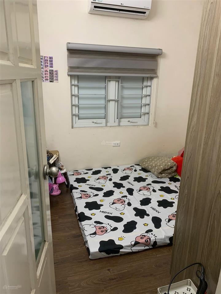 Chính chủ do chuyển đổi công việc nên cần bán căn hộ chung cư thuỵ phương, nhà có sổ đỏ riêng