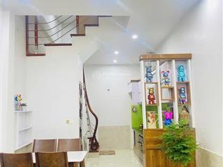 Ngõ nông thông thoáng hào nam gần hv âm nhạc. vài bước ra mặt phố, ngõ thẳng tắp vào nhà