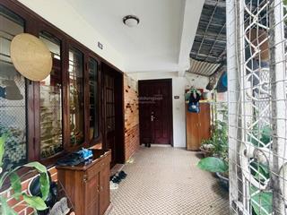 Tập thể tầng 3 hồ hai bà  lò đúc khu ở cực thích. sổ to 40m2 sử dụng 70m2. 2 ngủ 1 khách 1 wc