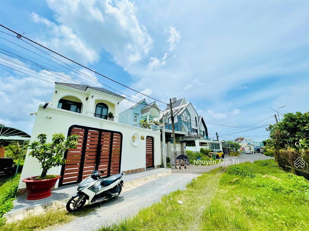 Chủ tùng lớn tuổi về dưỡng già, gửi bán sổ hồng đất 155m2 ođt hẻm xe hơi, khu dân cư đông, shr