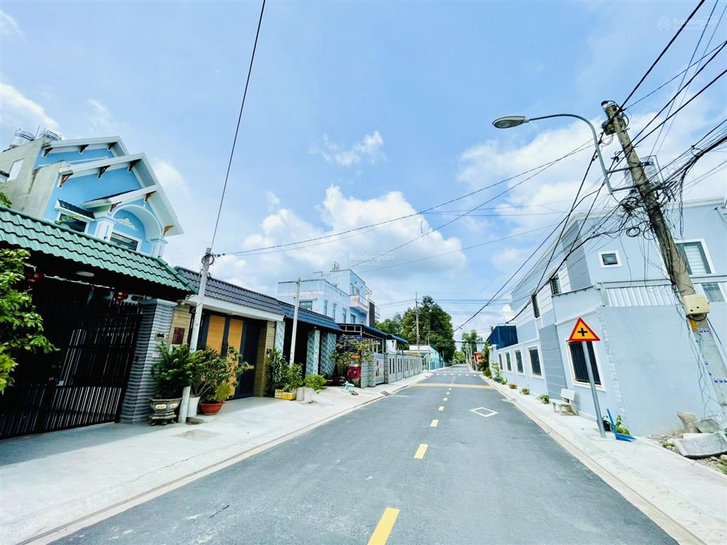 Chủ bỏ phố về quê bán nhanh lô mt đường 41, tt thị trấn củ chi  diện tích lớn 222m2  chốt bớt lộc