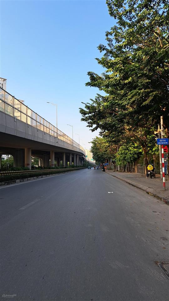 Ccmn lô góc, ô tô gần hoàng quốc việt, trần cung 75m2, 7 tầng giá 18 tỷ 5