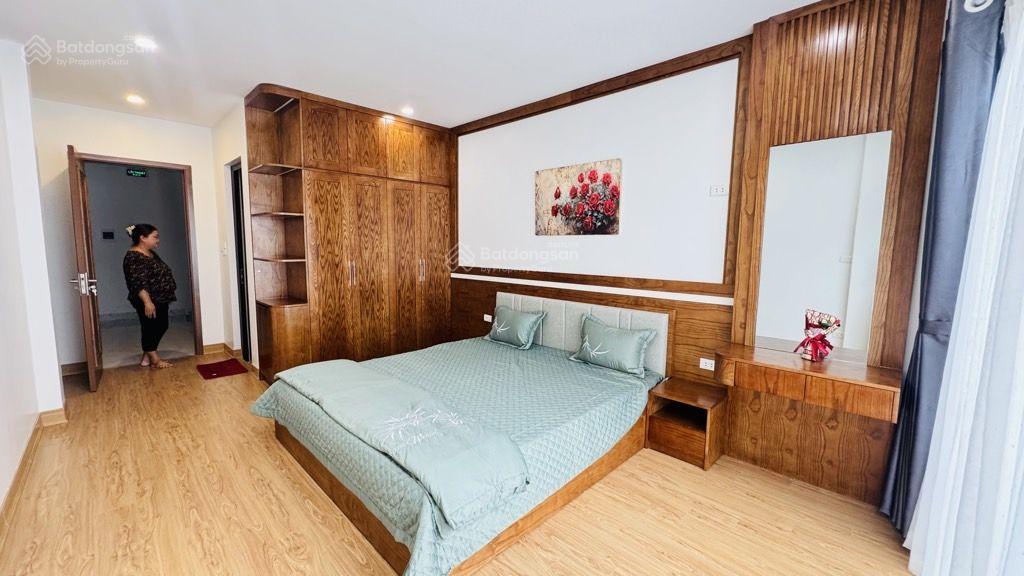 Bán nhà hoàng quốc việt phân lô ô tô 69m2, 6 tầng, 23 tỷ 5