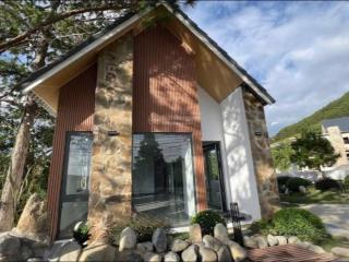 Lên sàn cho căn villa 09, full nội thất và bám suối đá