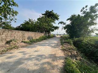 Hot! bán lô đất đẹp phân được 10 lô, ko phải cắt ngõ làm đường, giá đầu tư, đường ô tô tránh nhau