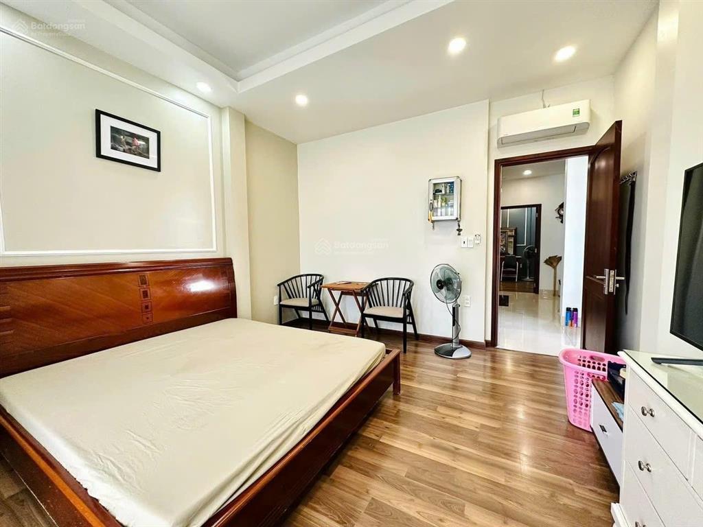 Cô chú năm cần bán gấp căn nhà đường lý thái tổ, p10, quận 10. 42,7m2  2,740 tỷ. shr